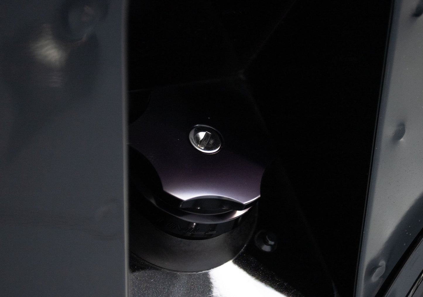 URBAN TRUCK - DEFENDER BILLET ALUMINIUM FUEL CAP
