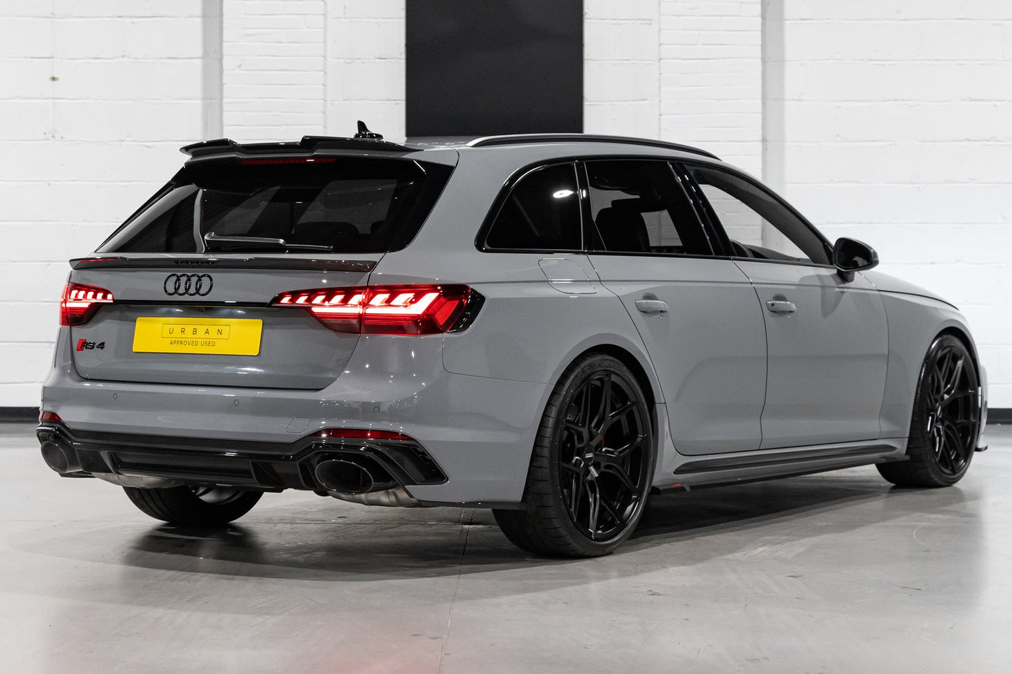 Urban Carbon Fibre Bodykit for Audi RS4