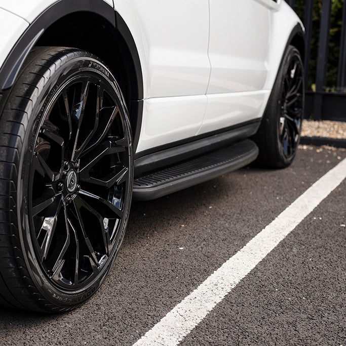 Black Shadow Side Steps - Range Rover Evoque